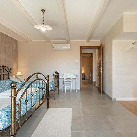 Villa Sa Rocca Junior & Suite Chia Exterior photo