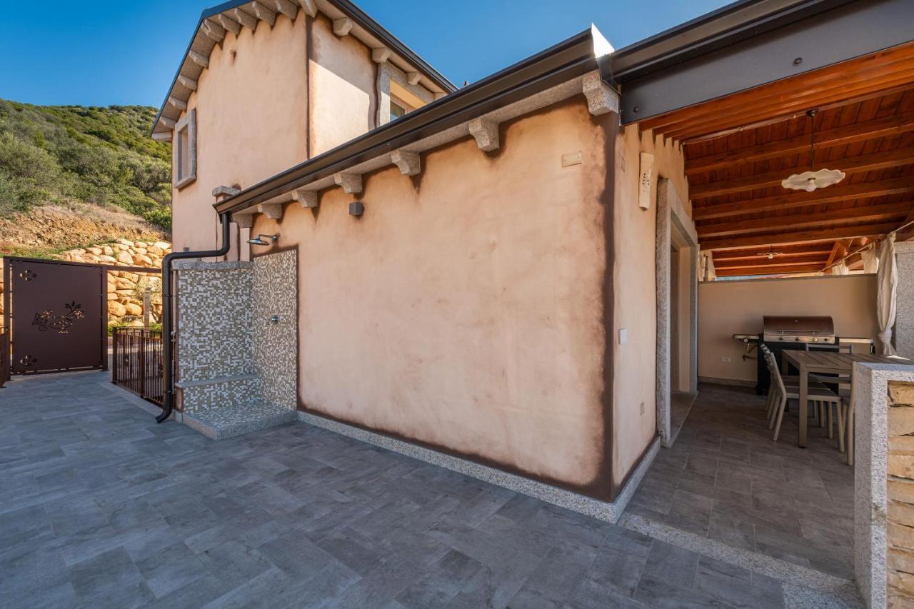 Villa Sa Rocca Junior & Suite Chia Exterior photo