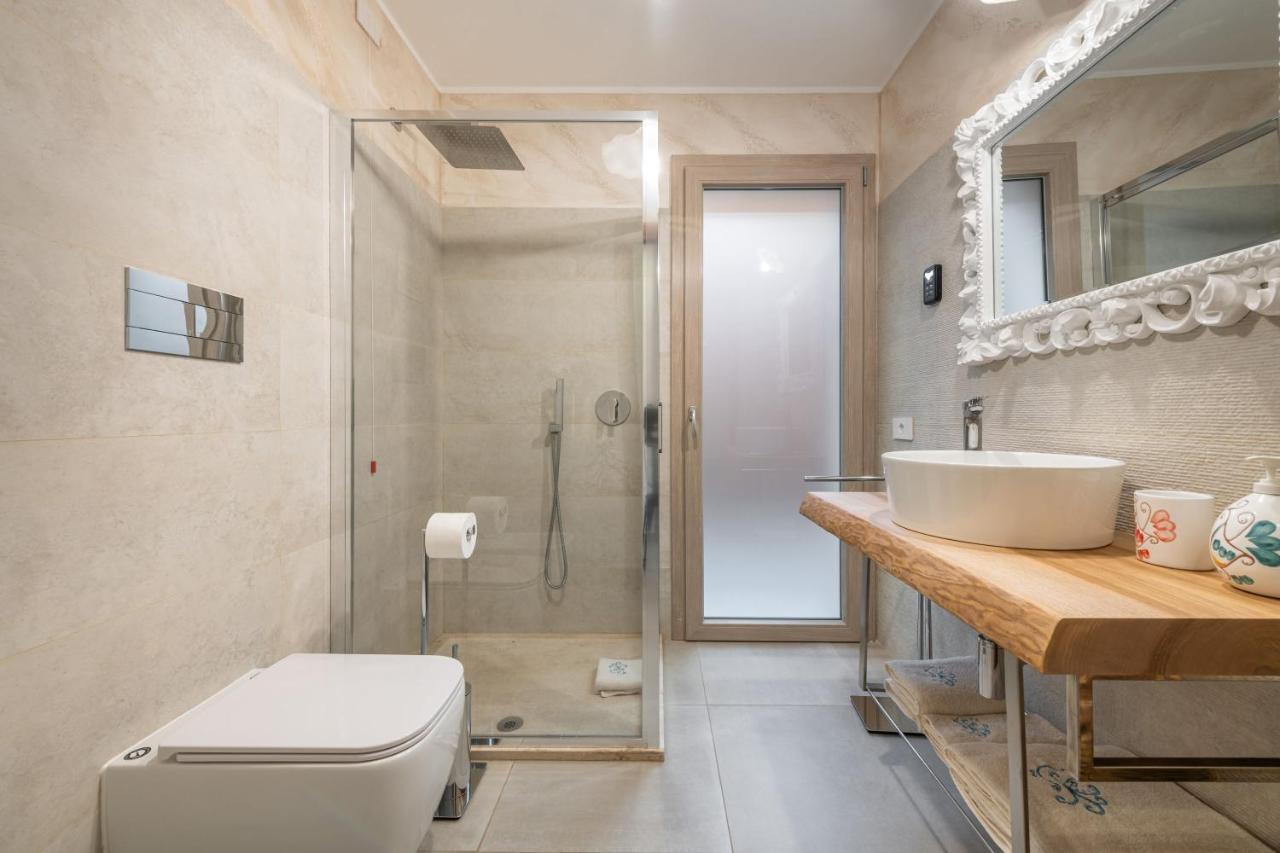 Villa Sa Rocca Junior & Suite Chia Exterior photo