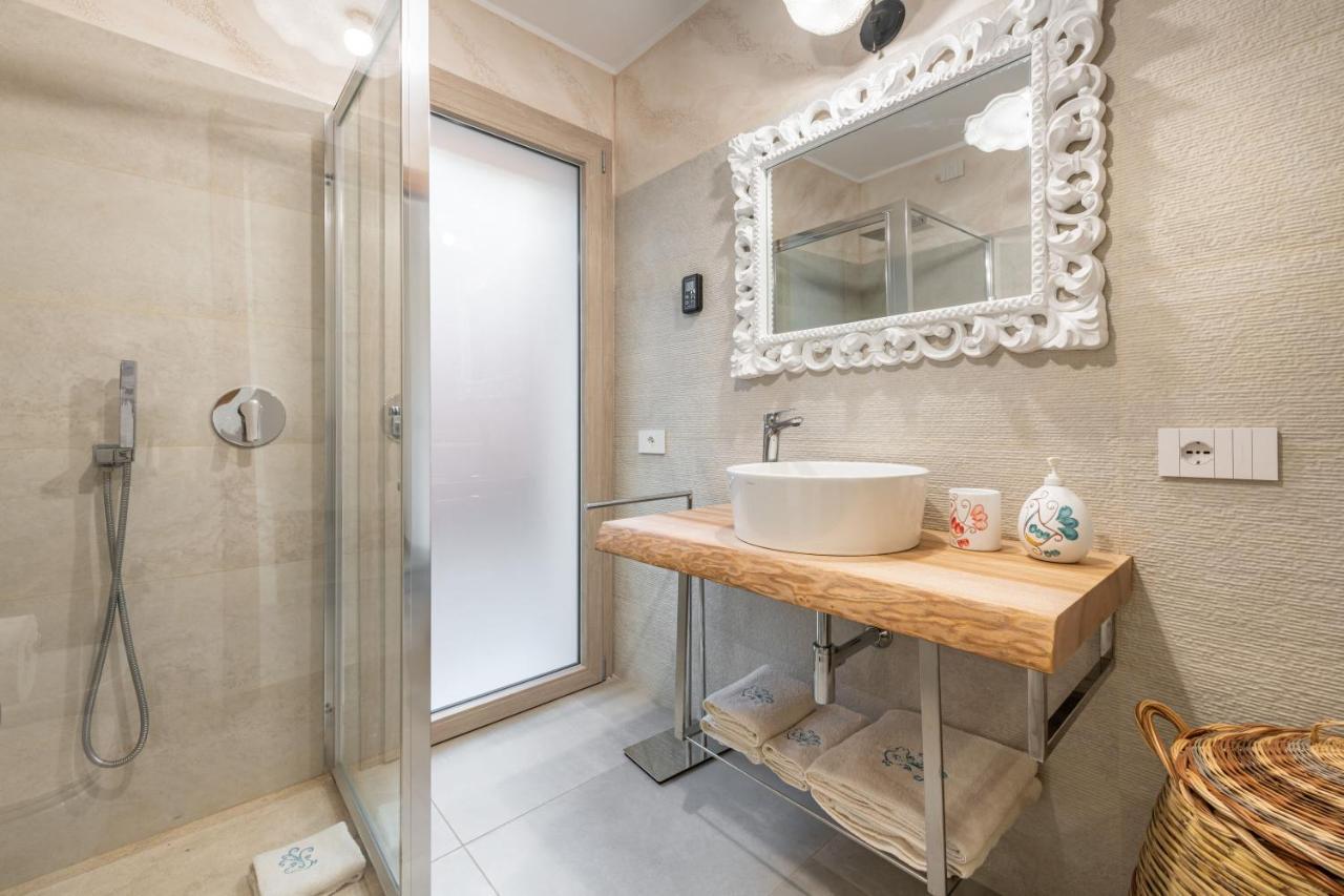 Villa Sa Rocca Junior & Suite Chia Exterior photo